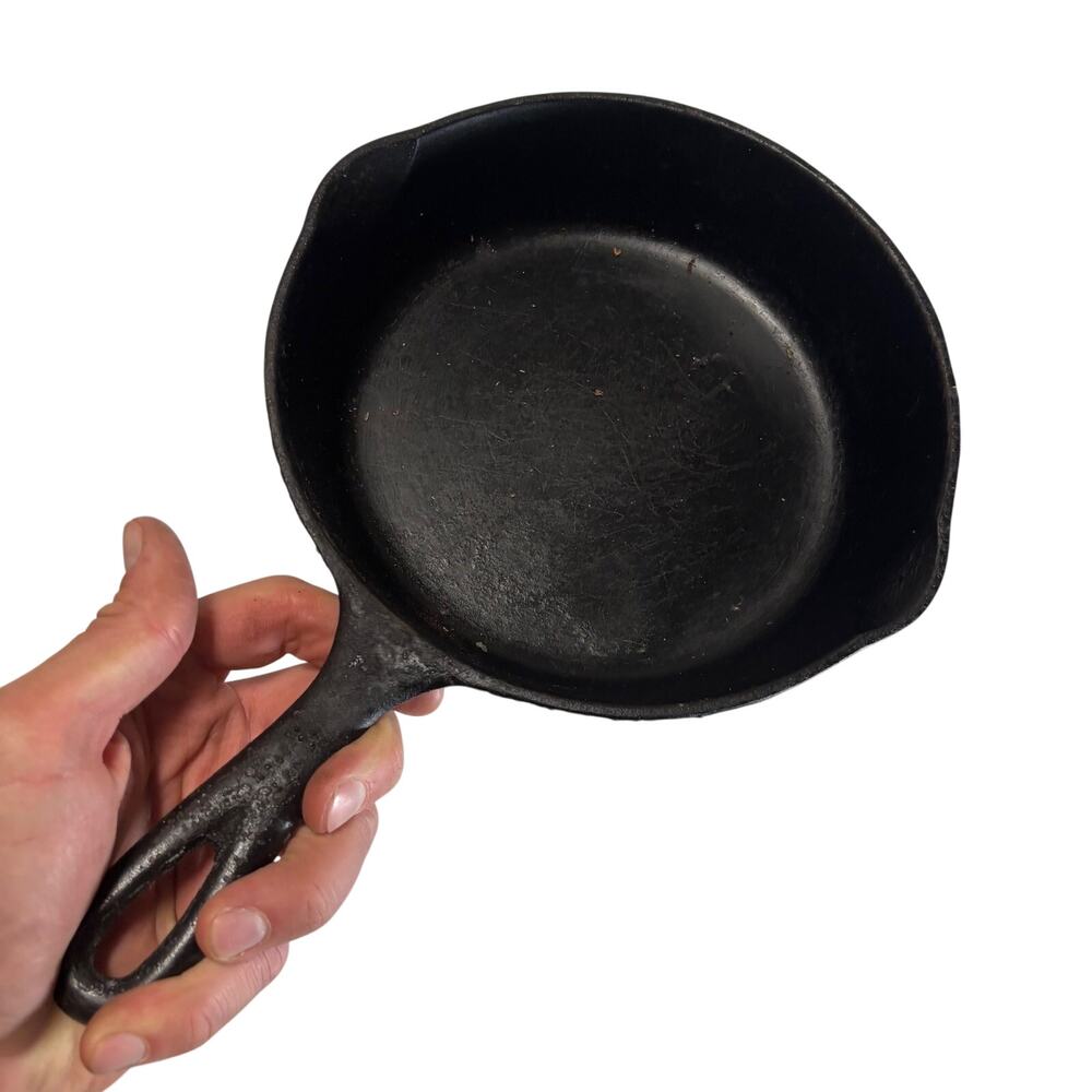 Vintage 8" Cast Iron Wagner Ware -0- Sidney Skillet 1055 S